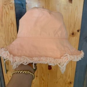 BRAND NEW BUCKET HAT W TAGS